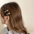 Bleach-dyed shoulder-length hairpin